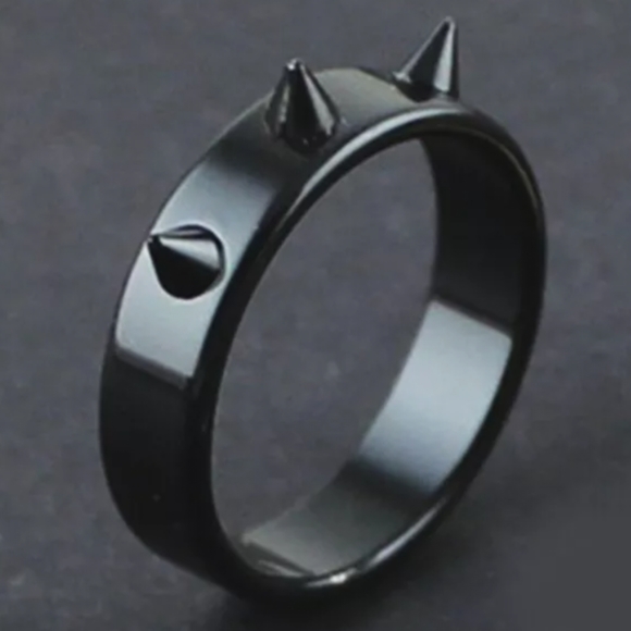 Black Rivet/Stud Ring Size 7 New - Picture 2 of 7